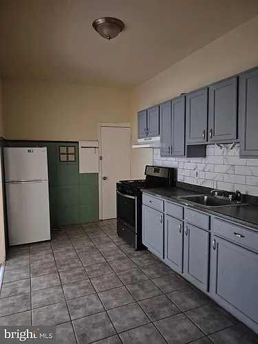 1245 Empire Ave #1 Photo 1
