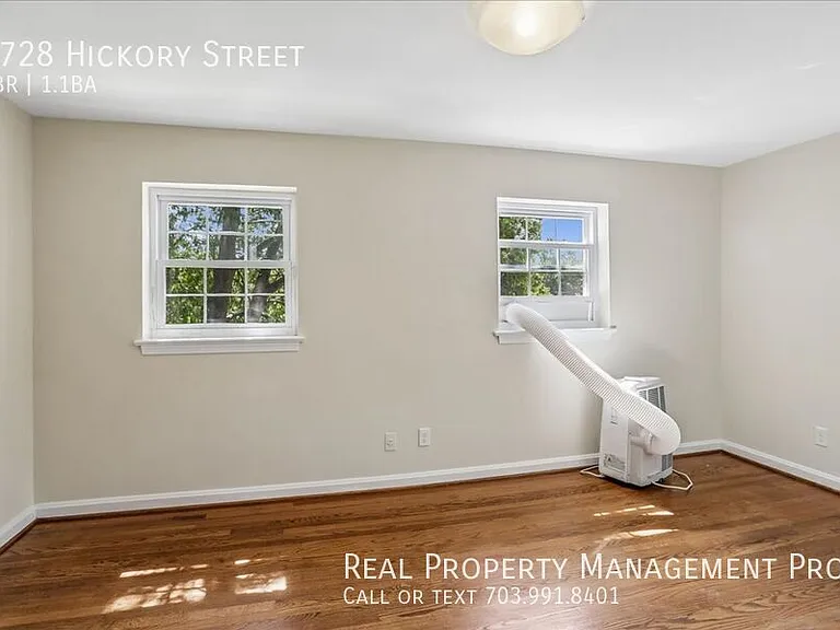 2728 Hickory St — Photo 7