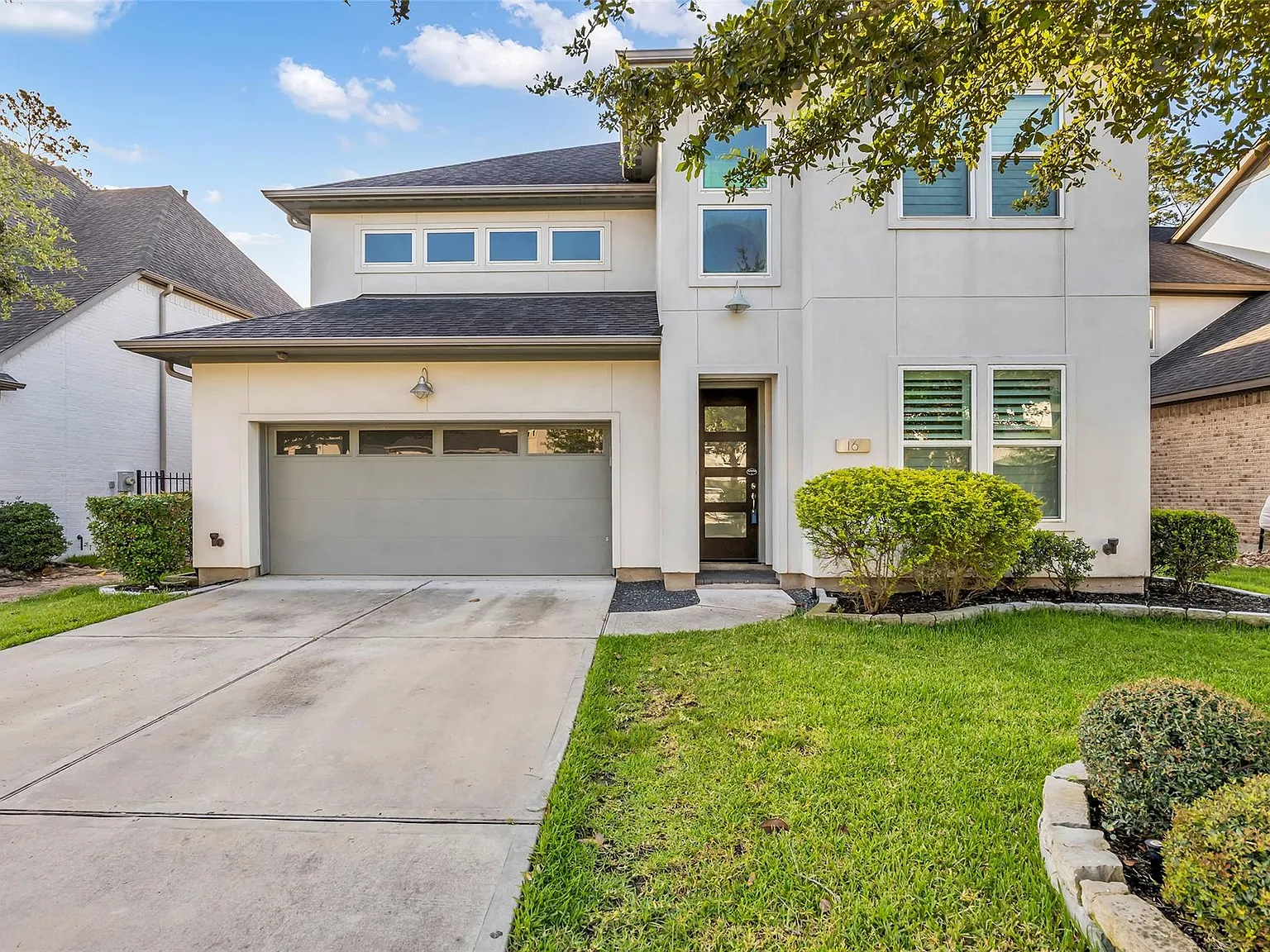 4 bed, 4.5 bath, 3243 sqft, $5,200 — Photo 2