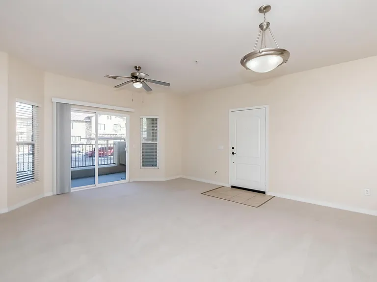 Vineyards at Palm Desert Apartment Homes — Photo 74