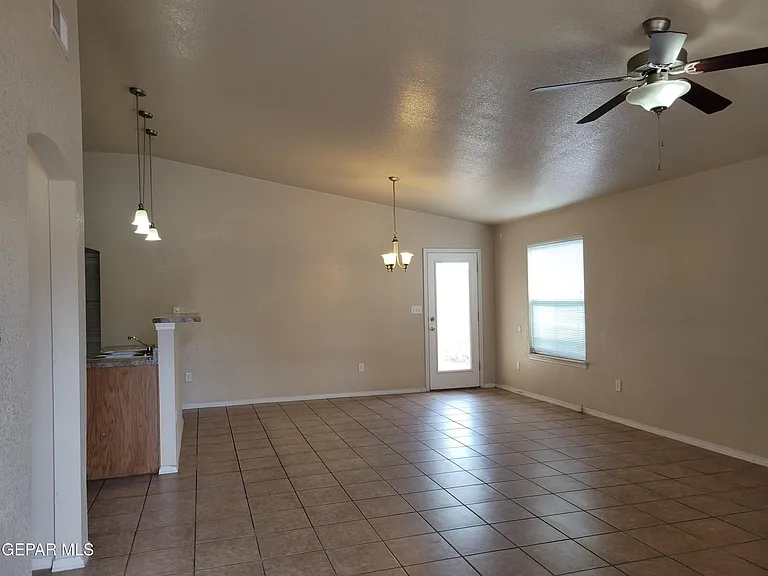 14211 Otter Point Dr — Photo 7