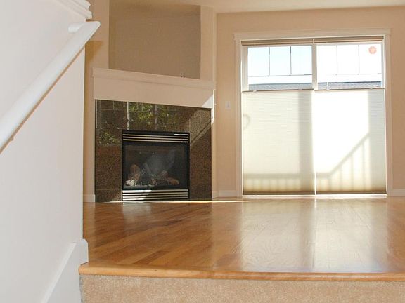 4th image of 3430 22nd Ave W Unit B