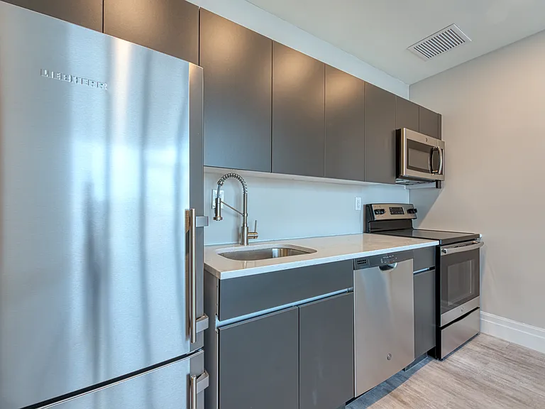1044 Bedford Ave #5D — Photo 3