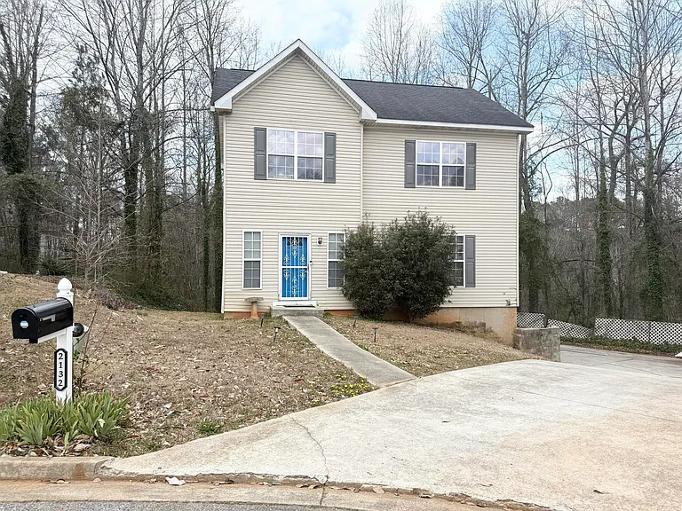 2132 Sugar Creek Close — Photo 1