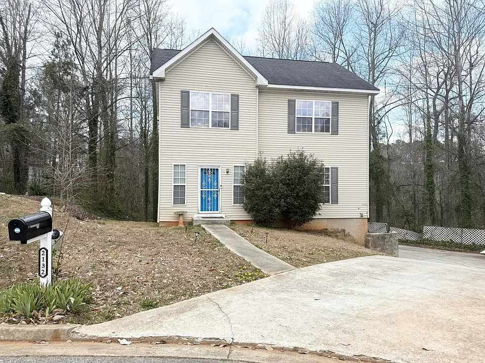 2132 Sugar Creek Close