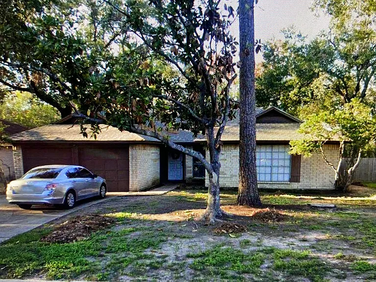 3611 Indian Forest Dr — Photo 1