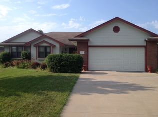 7437 SW Cannock Chase Rd, Topeka, KS 66614