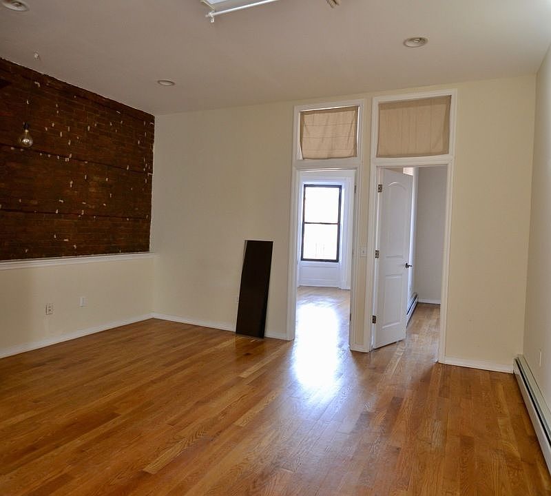 1st image of 108 Hancock St APT 4