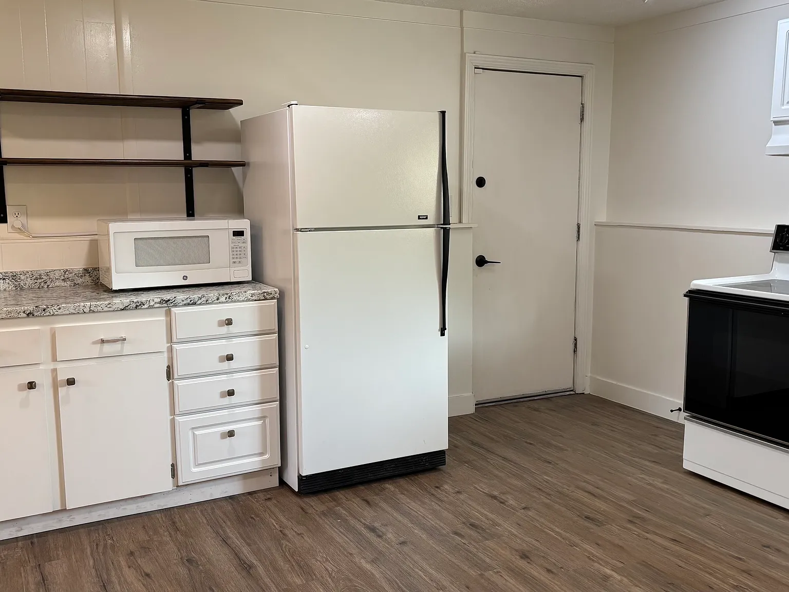 2 bed, 800 sqft, $1,800 — Photo 3