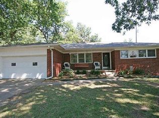 1108 Robin Rd, Claremore, OK 74017