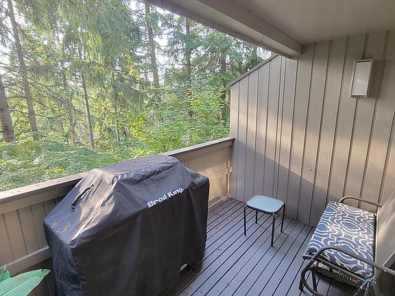 5th image of 3539 109th Pl NE APT 1