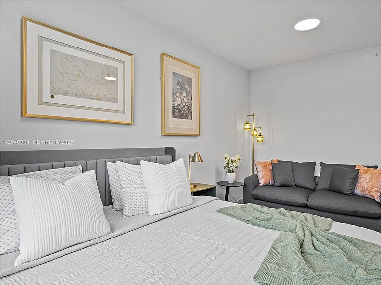 121 NE 5th St #504 — Photo 20