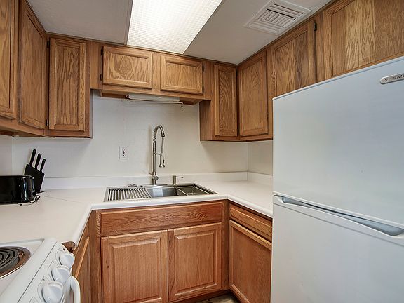 5th image of 502 W Roma Ave #B