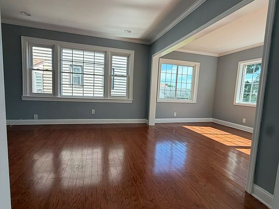 2nd image of 1609 Bayview Ave #1