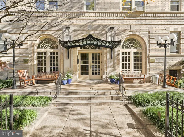 1725 17th St NW APT 300, Washington, DC 20009
