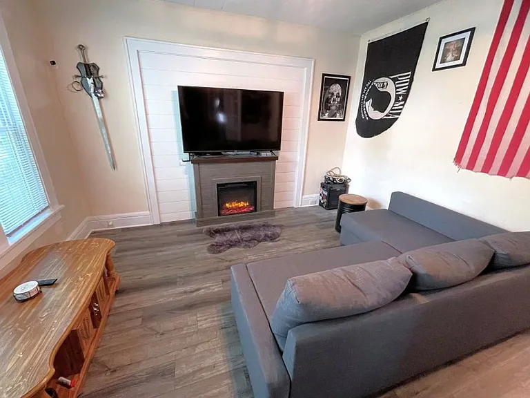 11 N Spooner St — Photo 11