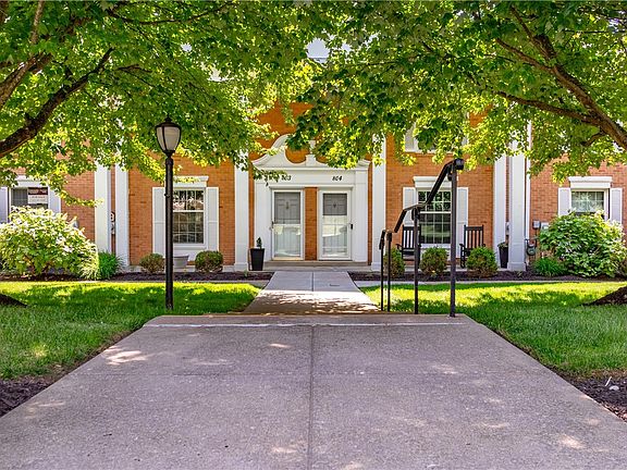 2nd image of 1818 Foxcroft Ln APT 803