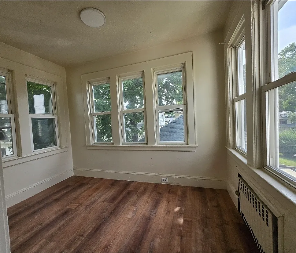 4 bed, 1373 sqft, $2,800 — Photo 4
