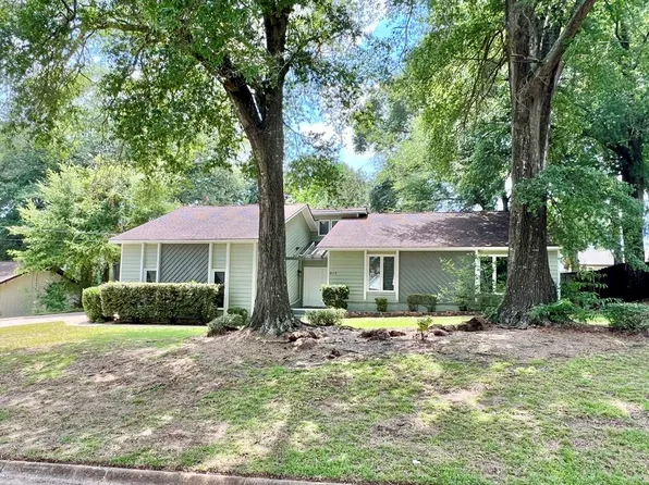 317 Valley Stream Dr, Enterprise, AL 36330