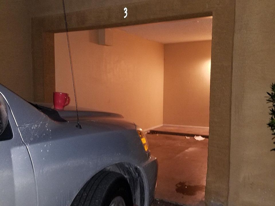 2nd image of 2041 W Bloomfield Rd #3