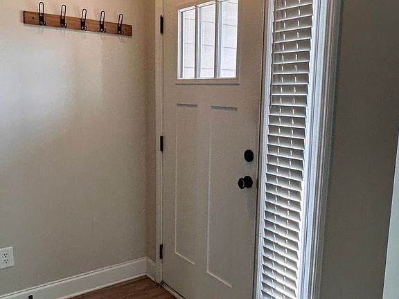 2nd image of 204 Pebble Ln