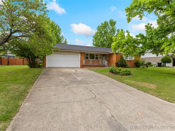 808 W 23rd St, Ada, OK 74820