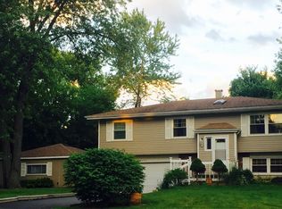 23797 N Lakeside Dr, Lake Zurich, IL 60047