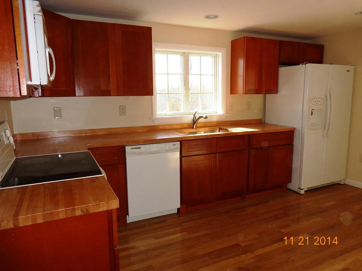 15 Oak Road — Photo 2