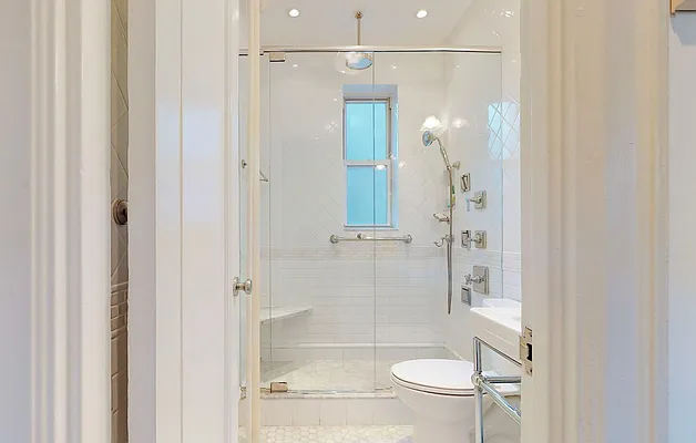 Sold by Digs Realty Group | media 18