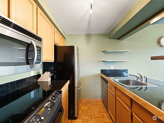 5th image of 12716 NE 144th St APT D304
