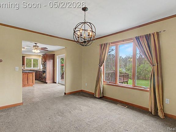 5th image of 1160 S Garner Rd