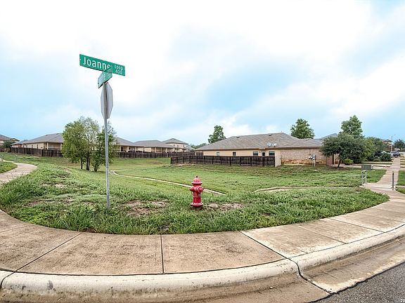 2nd image of 402 JOANNE LOOP