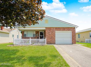 62 Virgin Islands Dr, Toms River, NJ