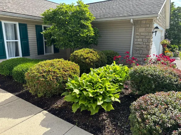 3865 E Vineyard Village Dr, Port Clinton, OH 43452
