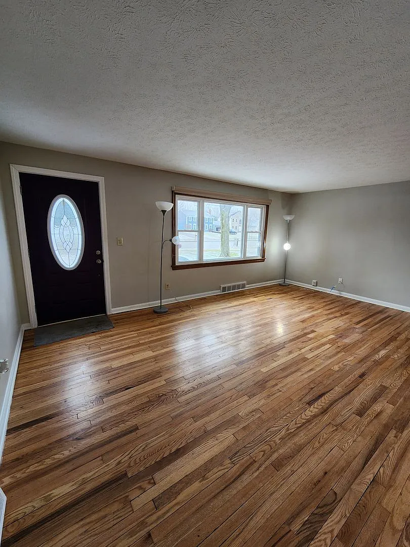 Fabulous Home in the Heart of Solon — Photo 1