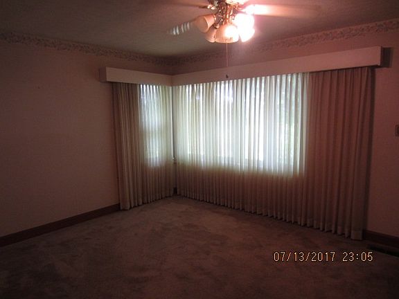 3rd image of 511 E Main Cross St