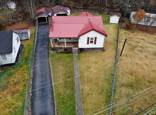 1592 Appalachian Hwy, Pineville, WV 24874