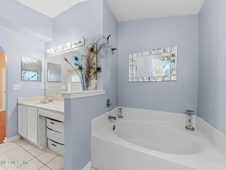 2656 Lantana Lakes Dr E — Photo 17