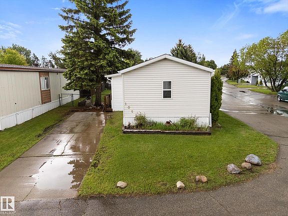 3rd image of 1063 Lakeland Cres