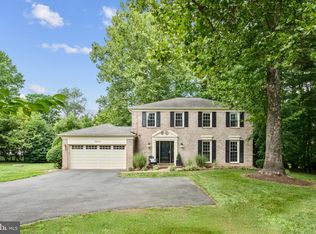 10710 Wynkoop Dr, Great Falls, VA 22066