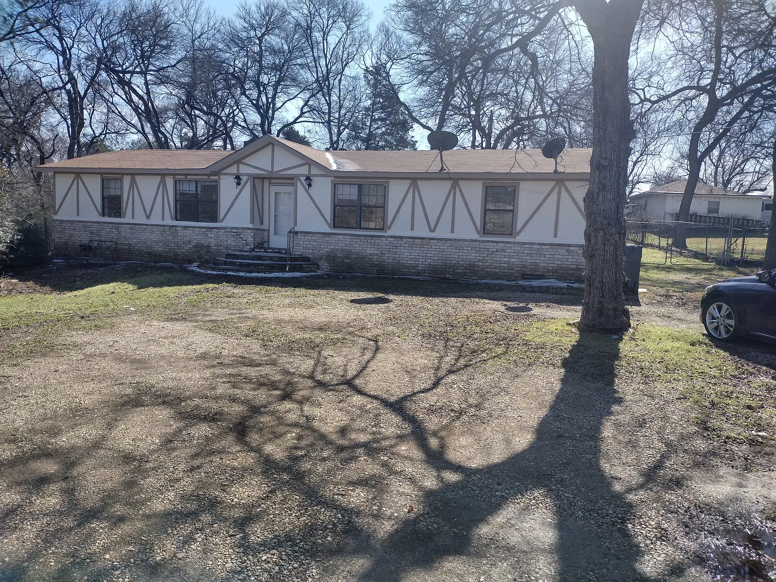 3 bed, 1600 sqft, $2,100 — Photo 1
