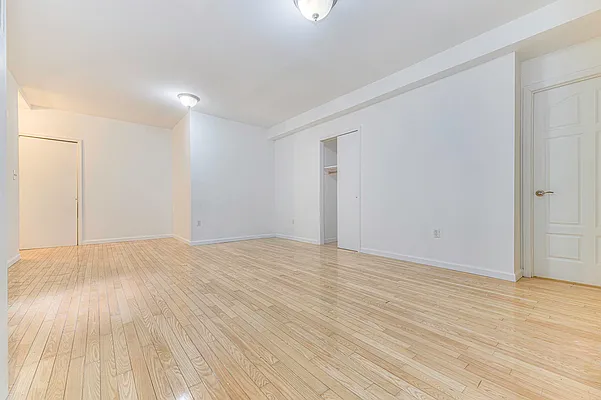 Rented by REAL New York | media 18