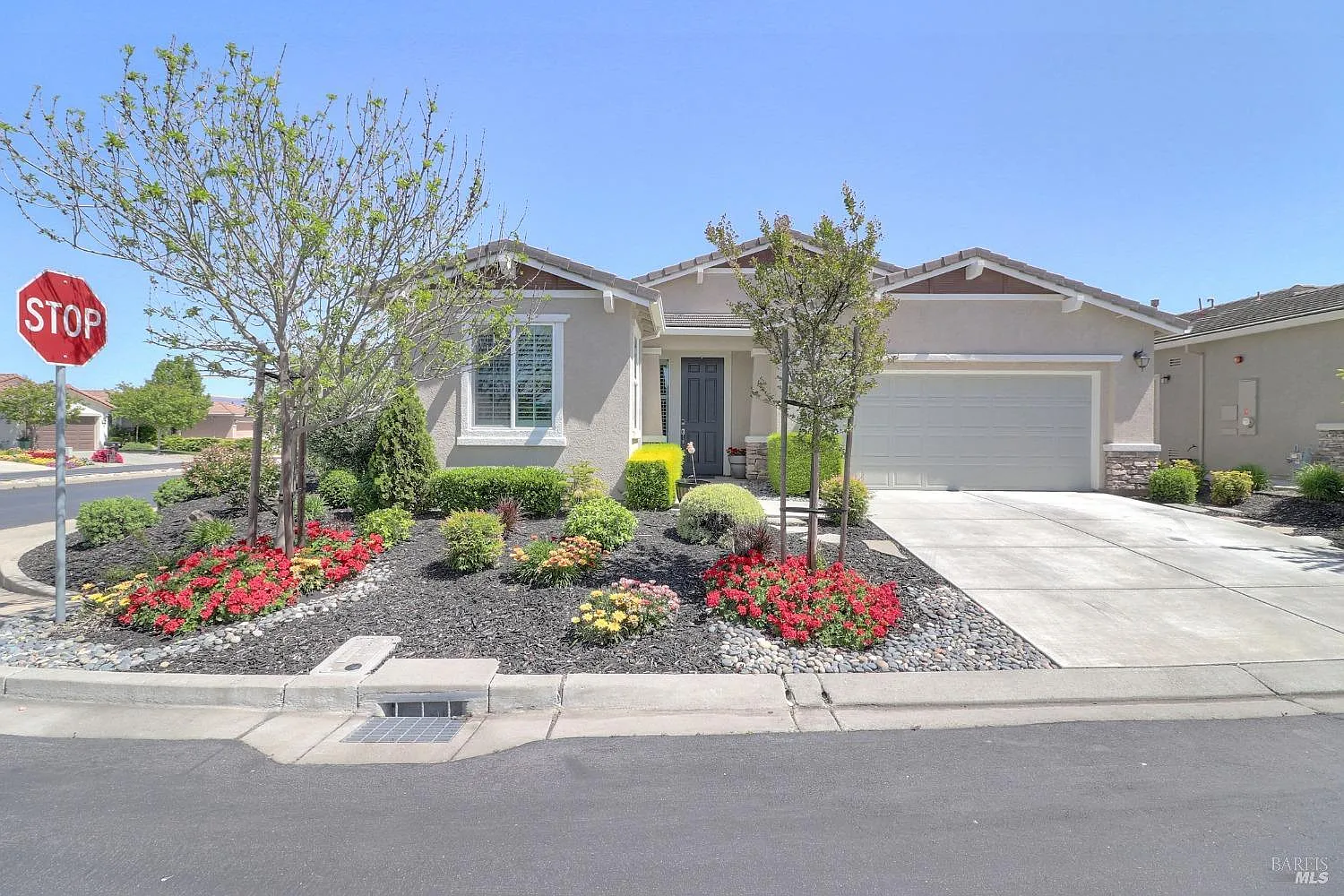 102 David Lamoree Way photo 1