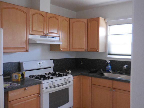 5th image of 155 W Park Row Ave