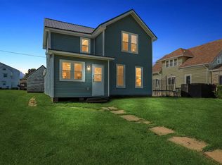 807 4th St, Victor, IA 52347