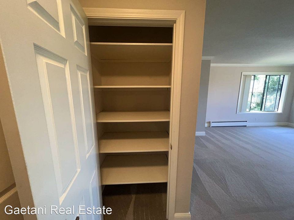 1st image of 500 Poplar Ave APT 202