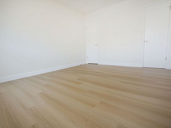 3rd image of 119 N Cedar Ave APT 4