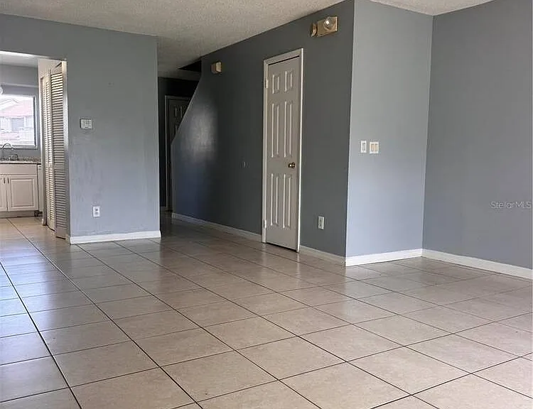 205 Eden Ln #E — Photo 11