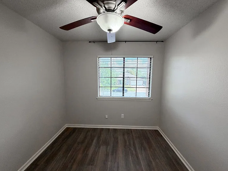 1009 Markham Ln #A — Photo 13