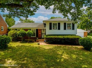 6908 Green Manor Dr, Louisville, KY 40228